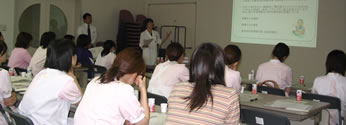 写真：低栄養講習の様子